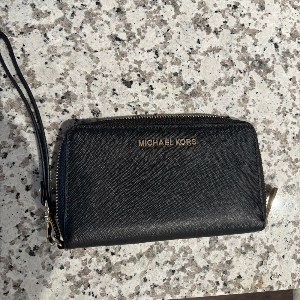 Michael kors wallet, with wristlet